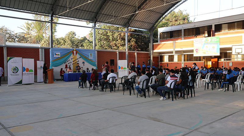 Don Ricardo dona obra que contribuye al cierre de brechas de infraestructura educativa en Ica